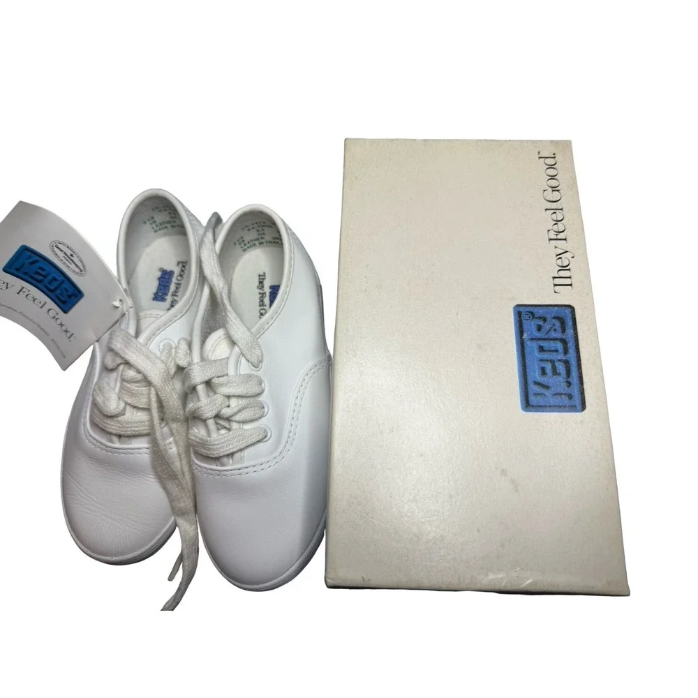 Vintage‎ Keds 9 1/2 M  Kids white leather Champion shoes sneakers.